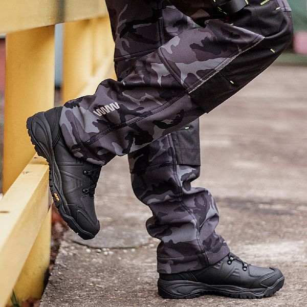 CAMOS Trousers black/grey 60